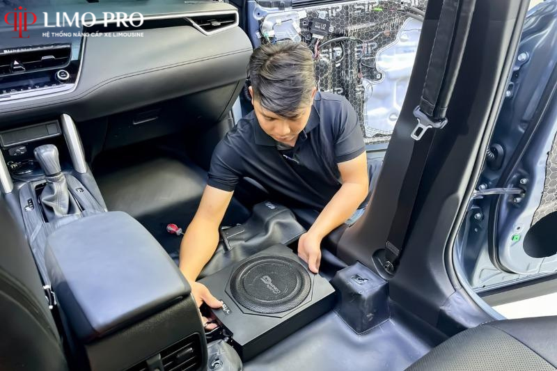 Nâng cấp âm thanh xe hơi uy tín tại LIMO PRO