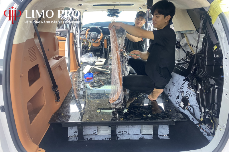 Hình ảnh lắp đặt ghế limousine cho ô tô