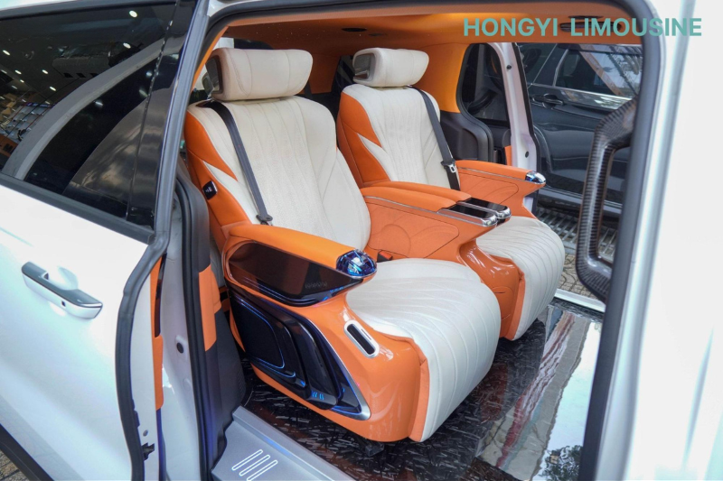 Ghế Limousine Crystal 2.0 được tích hợp tính năng điều khiển bằng giọng nói