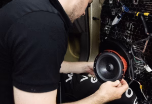 Độ Loa Ô Tô Bao Nhiêu Tiền? Bí Quyết Chọn Hệ Thống Âm Thanh Tối Ưu Cho Xe 21 Lợi ích và hạn chế của độ loa xe ô tô - Những điều bạn cần cân nhắc