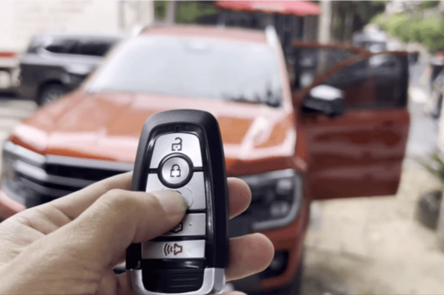 Tính năng đề nổ từ xa - Độ Ford Everest chính hãng