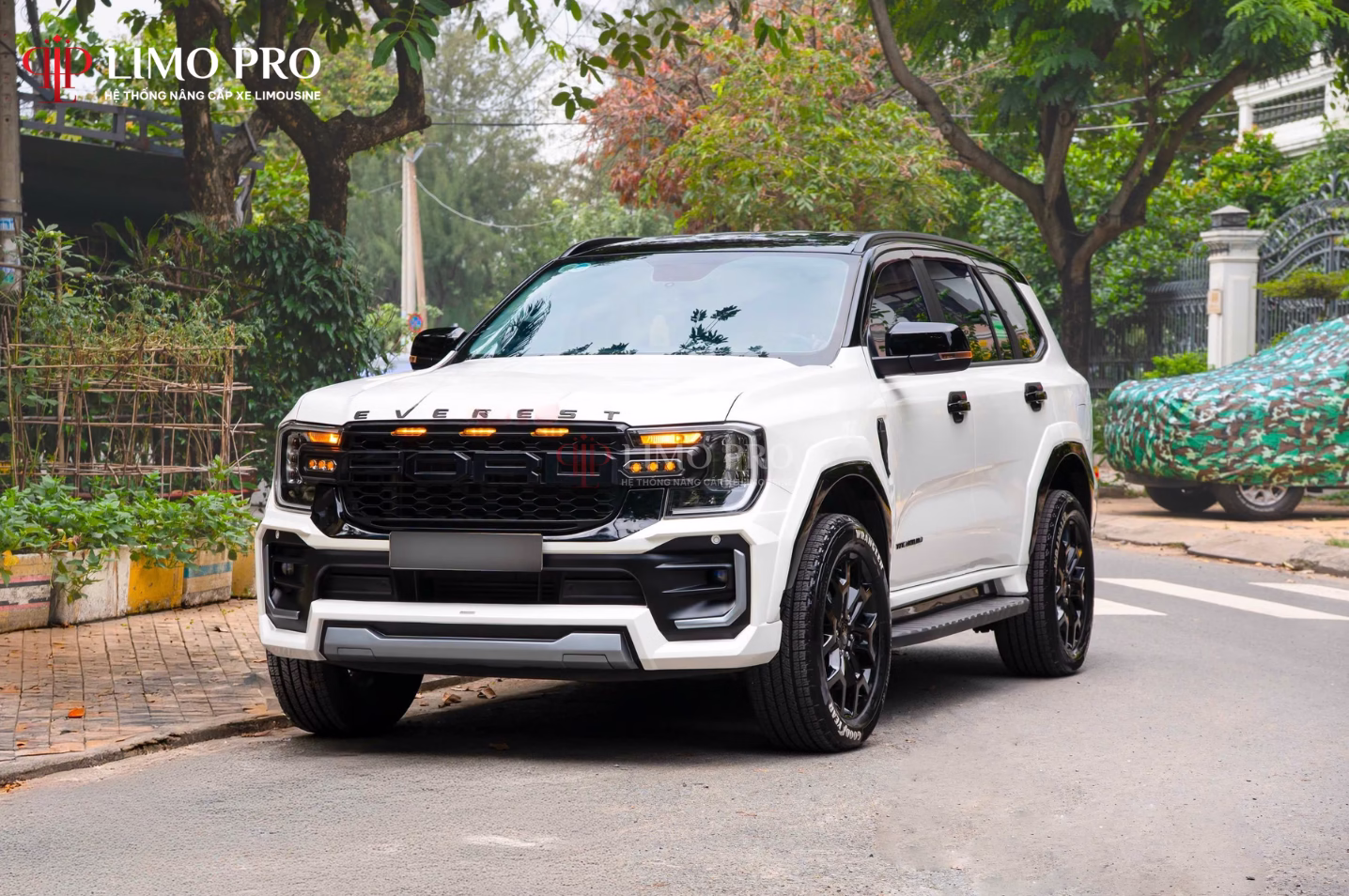 Xe Ford Everest độ đẹp: Bí quyết nâng tầm phong cách và hiệu suất 1 Nâng Tầm Ngoại Thất Ford Everest – Khẳng Định Phong Cách Khác Biệt
