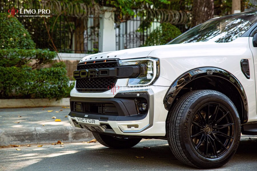 Độ 4 Cua ốp lốp Ford Everest body