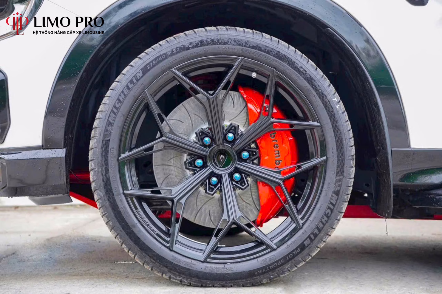 Lắp mâm lốp cho xe Ford Everest