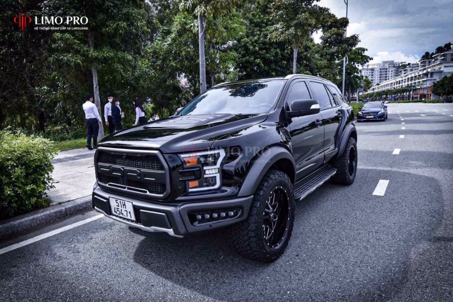 Độ xe ford everest với phong cách luxury