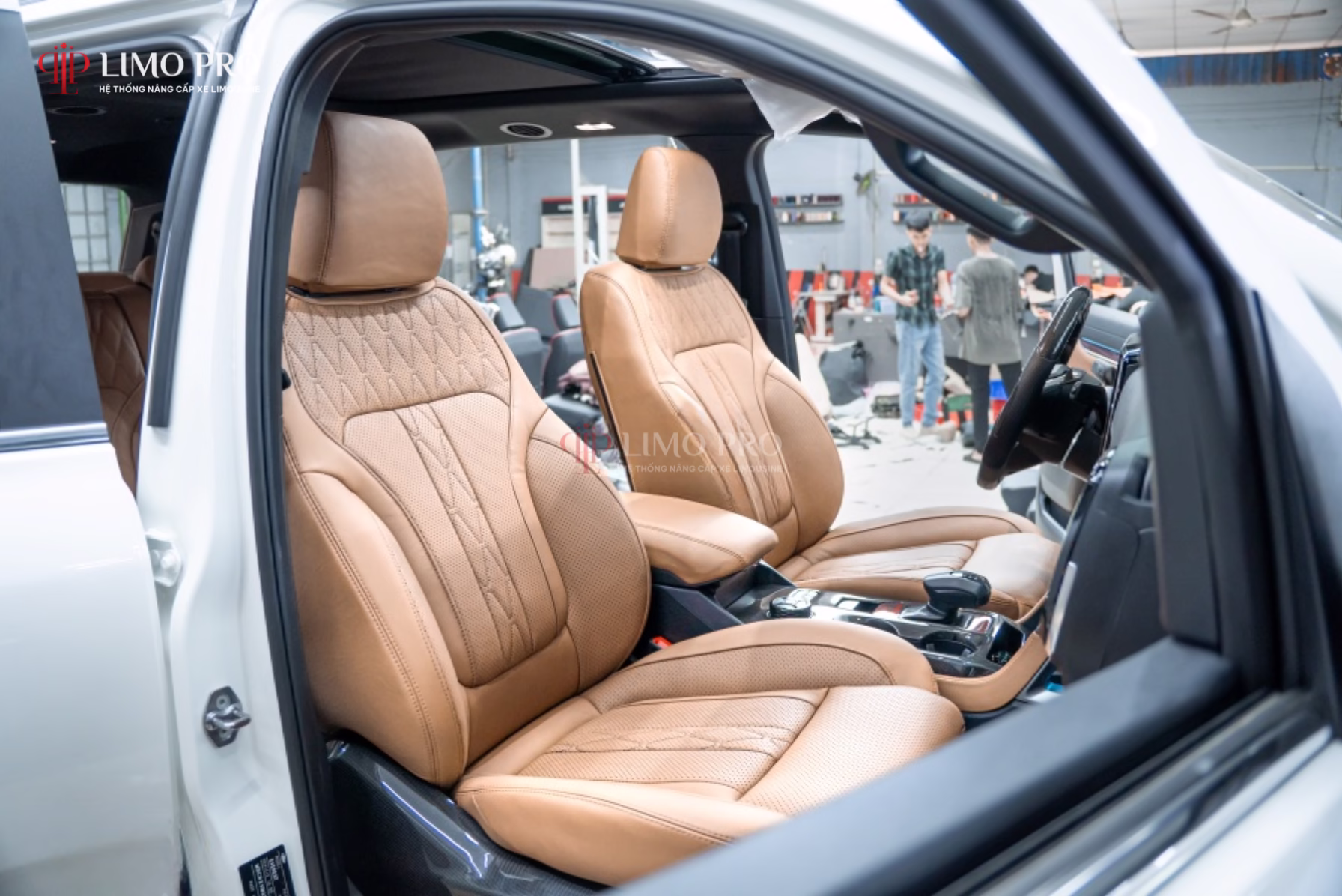 Tại Sao Cần Nâng Cấp Nội Thất Cho Ford Everest?
