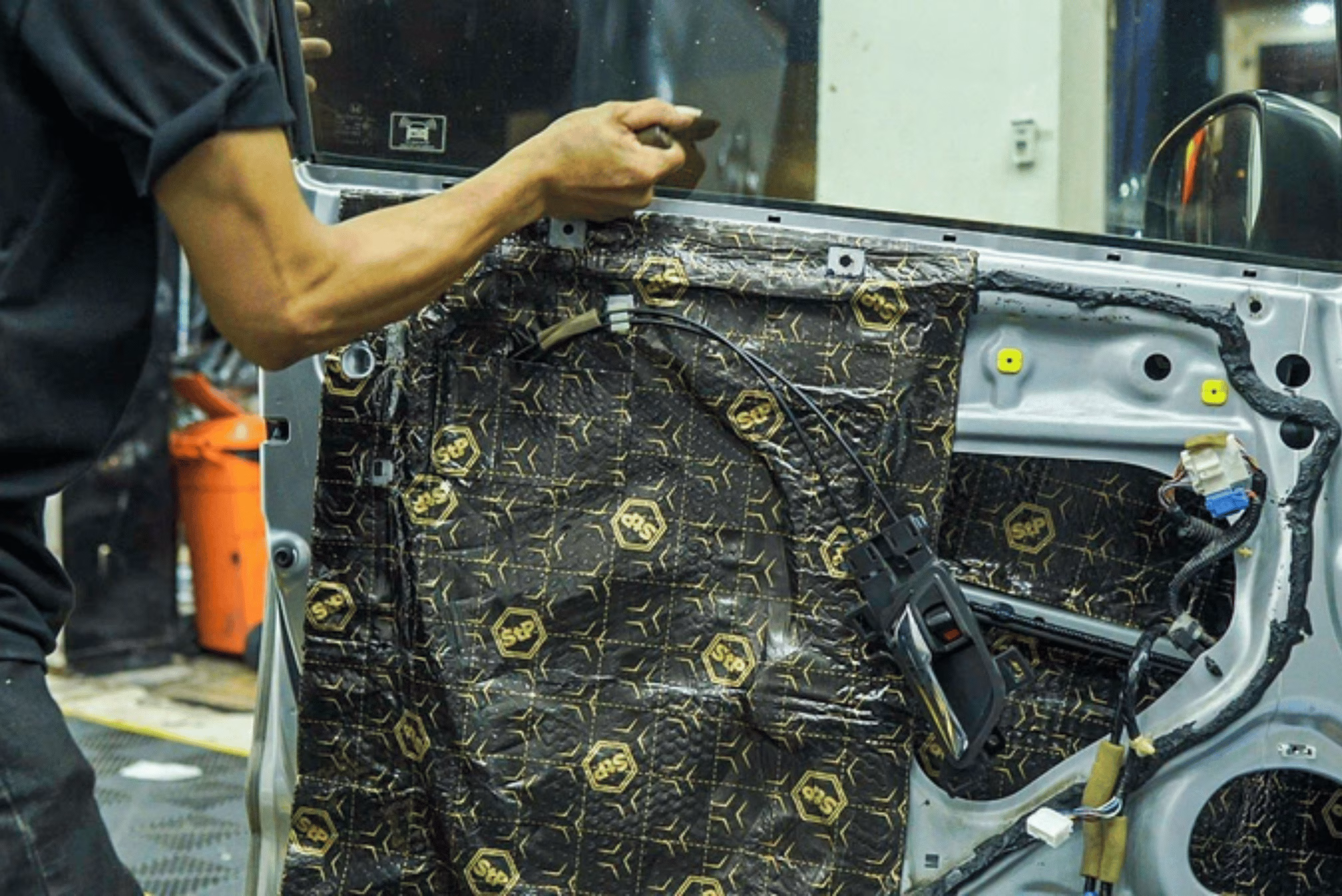 Limo Pro - Đơn vị thi công cách âm xe limousine uy tín hàng đầu