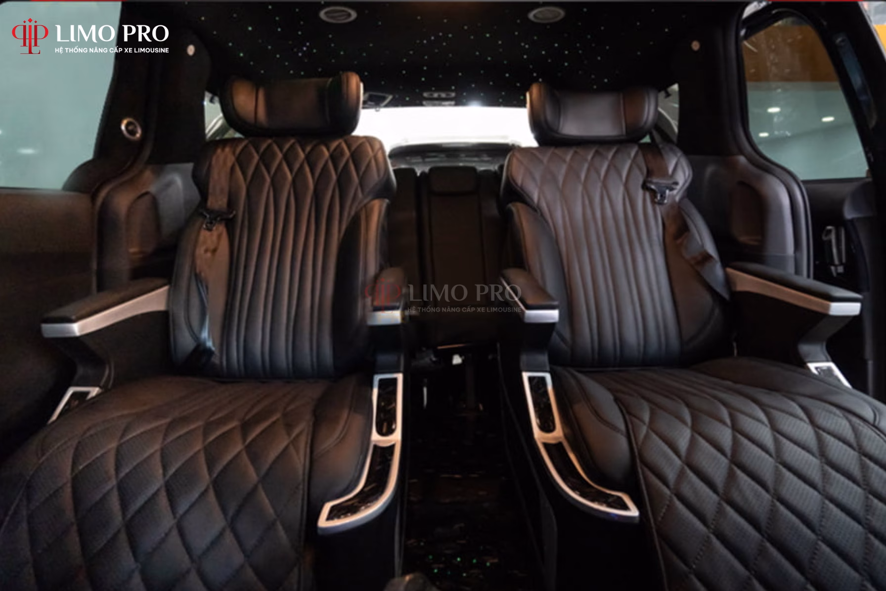 Top mẫu độ ghế limousine TPHN bền bỉ và sang trọng nhất 2026 3 Chất liệu da cao cấp mang lại sự êm ái tuyệt đối